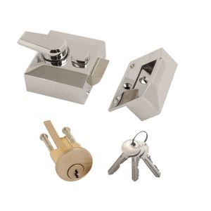 ION HARDWARE Nightlatch Narrow Chrome Boxed