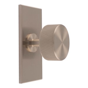 CARLISLE BRASSĀ® Knurled Radio Knob on Backplate - Satin Nickel