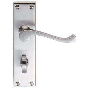 CARLISLE BRASS® Victorian Scroll Lever on WC Backplate - Satin Chrome - 150mm x 43mm - 57mm c/c