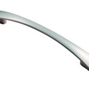 CARLISLE BRASSĀ® Waisted Flat Bow Handle 128mm - Satin Nickel