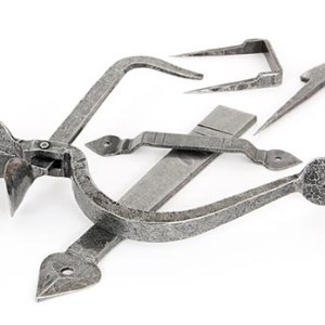 FROM THE ANVILĀ® Pewter Tuscan Thumblatch
