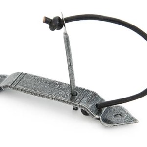 FROM THE ANVILĀ® Pewter Locking Gothic Screw on Staple