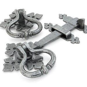 FROM THE ANVILĀ® Pewter Shakespeare Latch Set