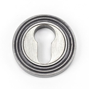 FROM THE ANVILĀ® Pewter Round Euro Escutcheon (Beehive)