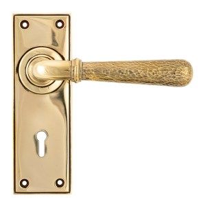 FROM THE ANVIL® Aged Brass Hammered Newbury Lever Lock Set