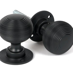 FROM THE ANVILĀ® Matt Black Heavy Beehive Mortice/Rim Knob Set