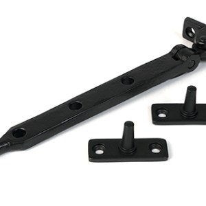 FROM THE ANVILĀ® Matt Black 8" Hammered Newbury Stay