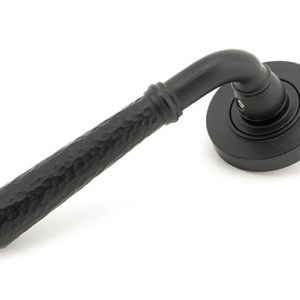 FROM THE ANVILĀ® Matt Black Hammered Newbury Lever on Rose Set (Plain) - Unsprung