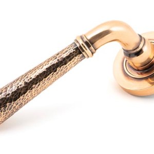 FROM THE ANVILĀ® Polished Bronze Hammered Newbury Lever on Rose Set (Plain) - Unsprung