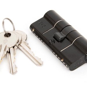 FROM THE ANVILĀ® Black 35/35 6pin Euro Cylinder KD
