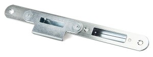 FROM THE ANVIL® BZP Winkhaus Centre Latch Keep RH 44mm Door